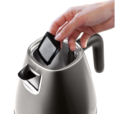 Электрочайник Delonghi Distinta Titanium KBIN2001TB