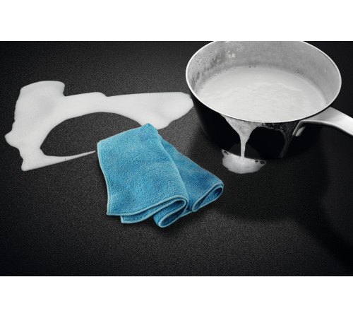 Варочная поверхность индукционная Electrolux EIS62453