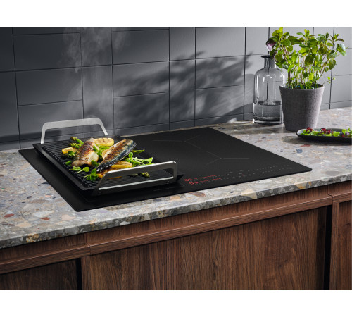Варочная поверхность индукционная Electrolux EIS62453