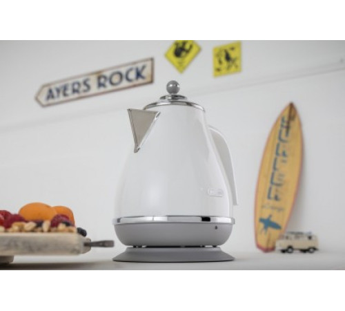 Электрочайник Delonghi KBOC2001W