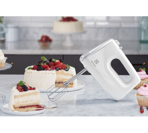 Миксер Electrolux EHM3300