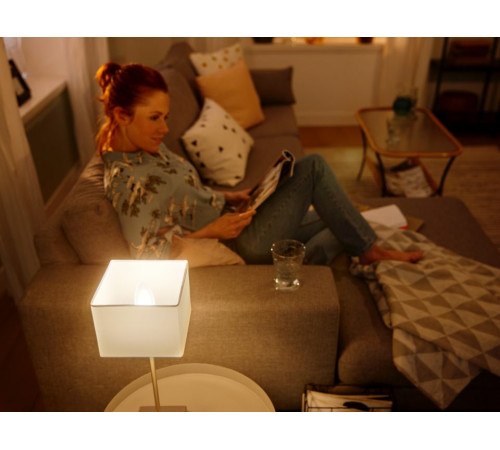 Лампа розумна Philips Hue E14, 5.3W(40Вт), 2000K-6500K, RGB, ZigBee, Bluetooth, димування